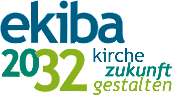 Logo „ekiba 2032 – Kirche Zukunft gestalten“ in Blau und Grün.